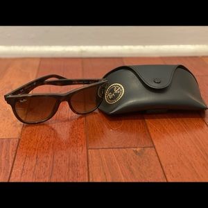 Ray-Ban Unisex Wayfarer Sunglasses